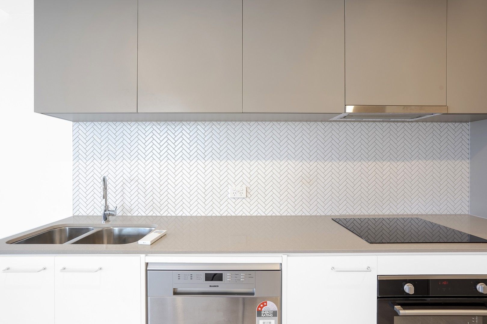 2 bedrooms Apartment / Unit / Flat in 301/38 Oakden Street GREENWAY ACT, 2900