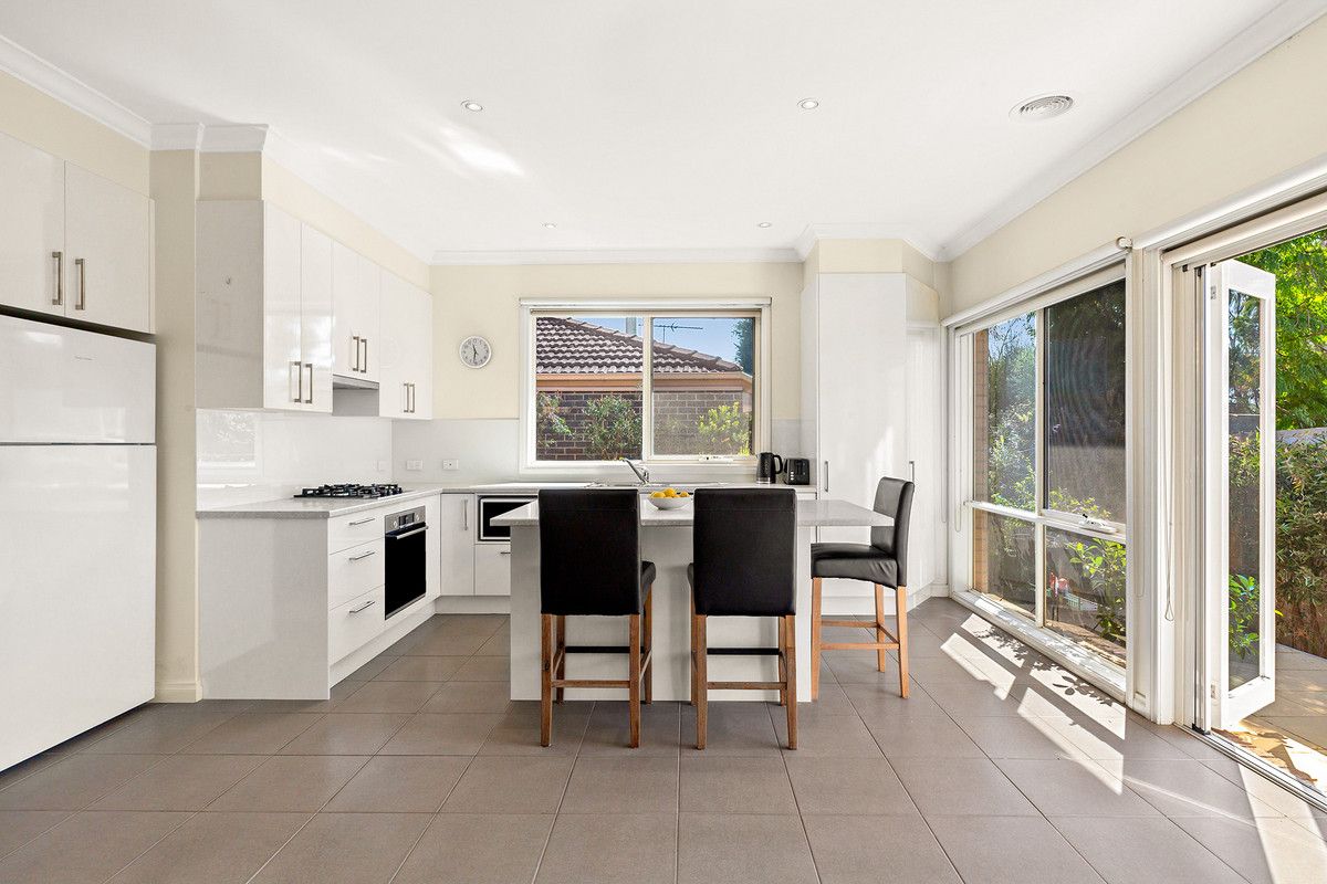 2/11 Orchard Grove, Blackburn South VIC 3130, Image 2