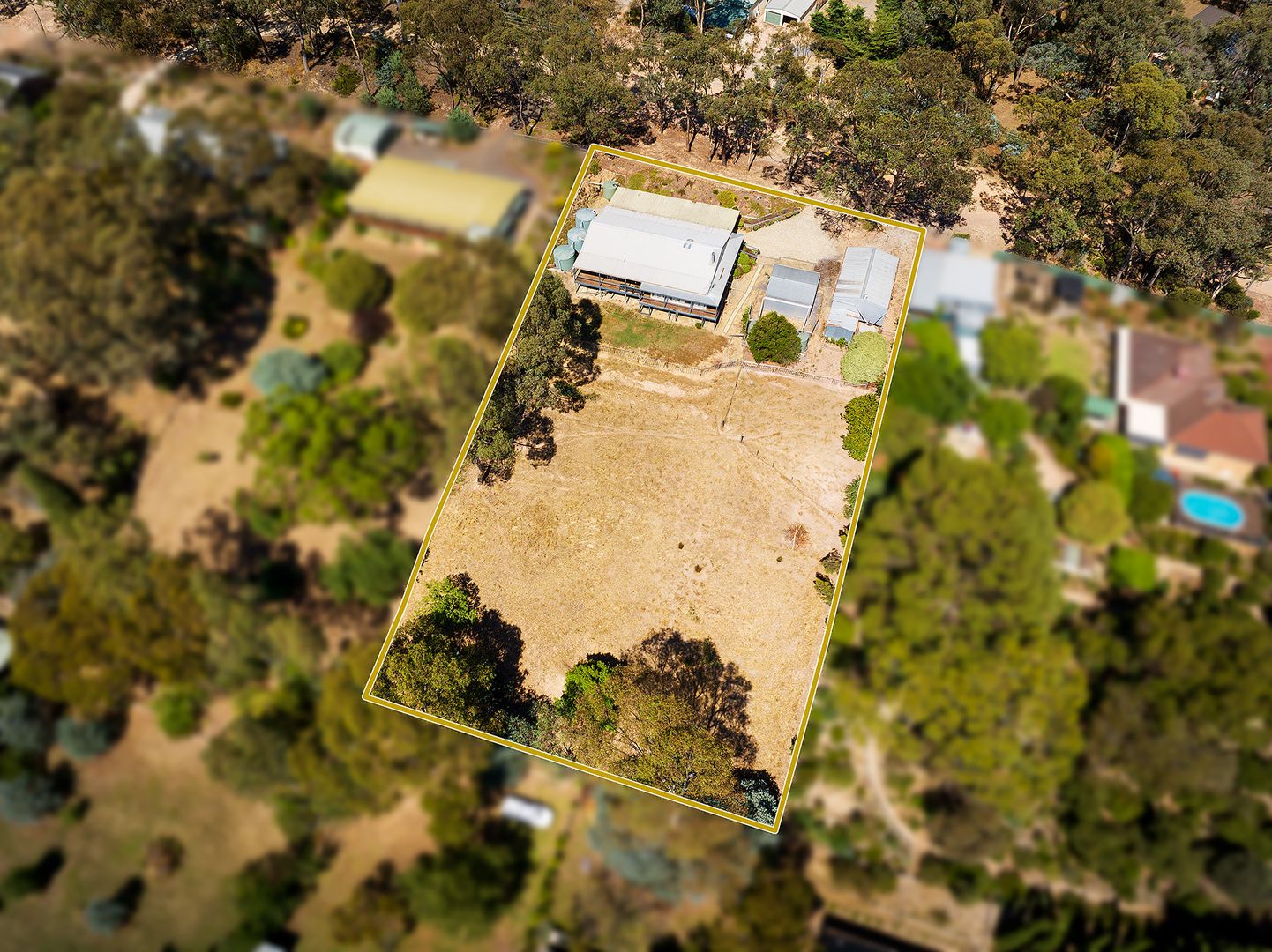 16 Fenton Avenue, Campbells Creek VIC 3451, Image 2