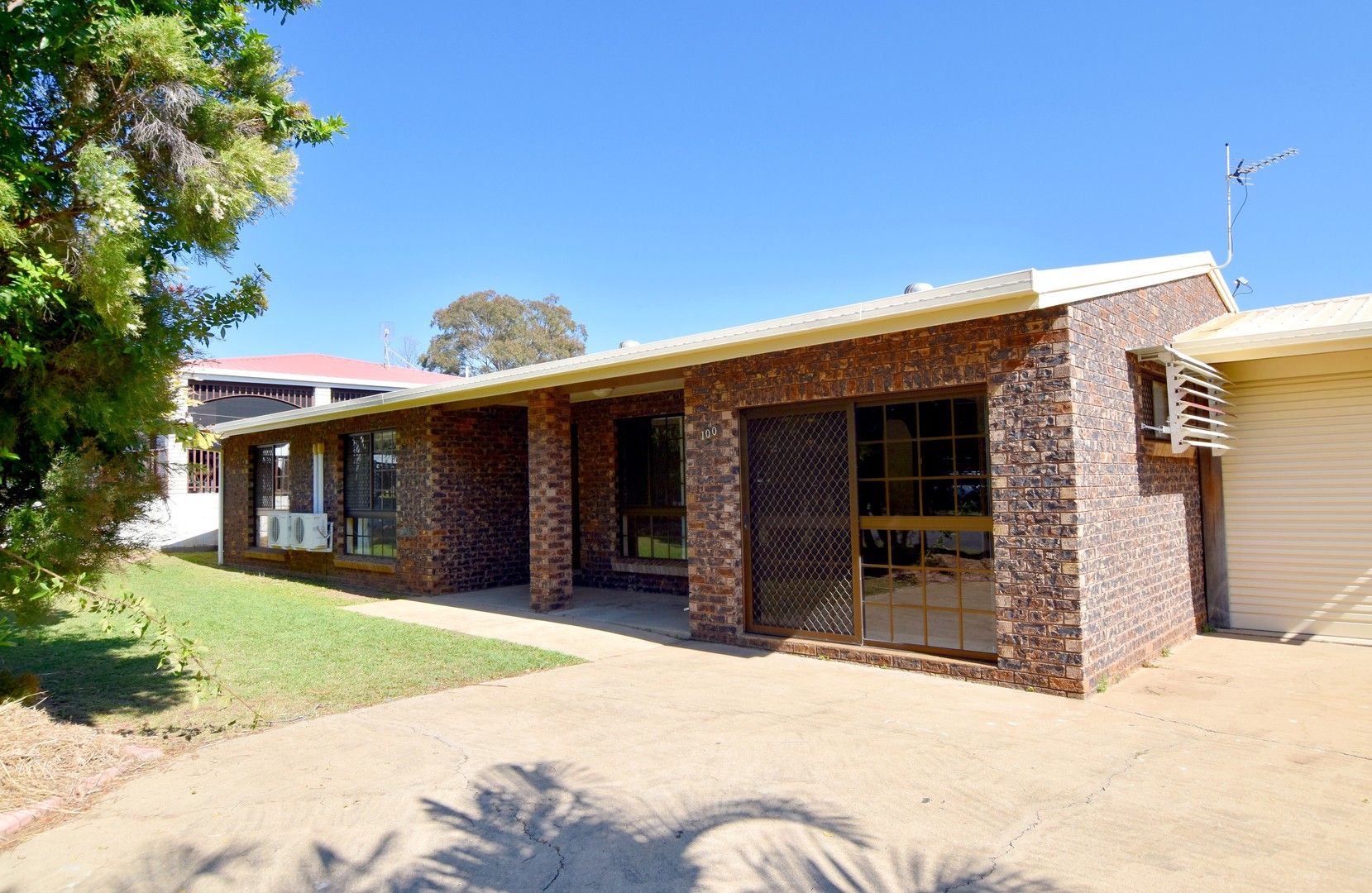 3 bedrooms House in 100 Gretel Drive CLINTON QLD, 4680