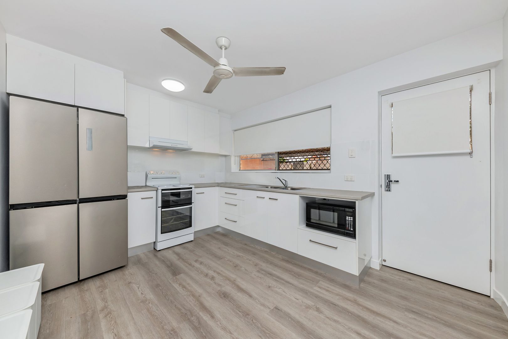 2/18A Carr Street, Hermit Park QLD 4812, Image 1