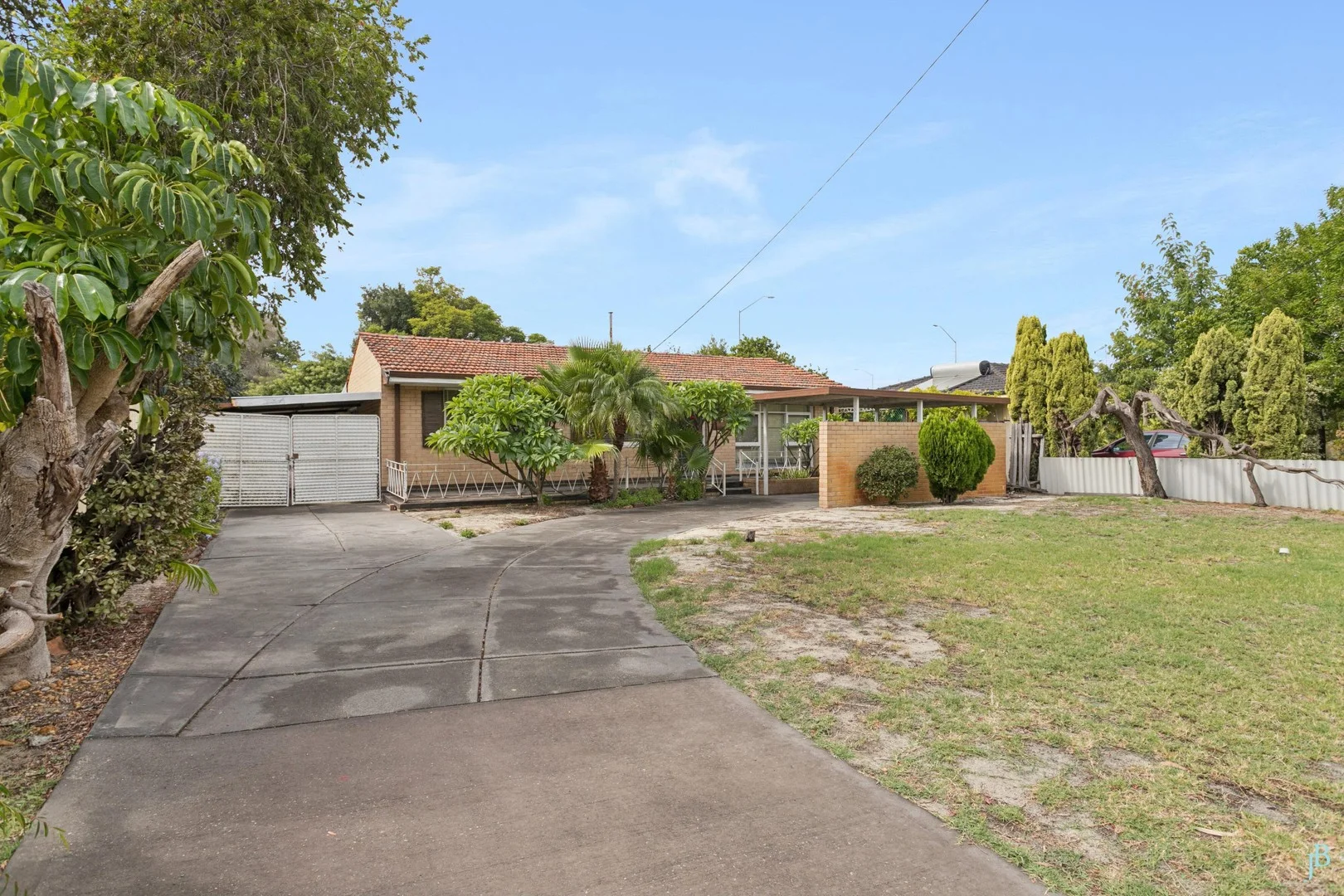 Primary image of 427 Belmont Avenue, Cloverdale WA 6105