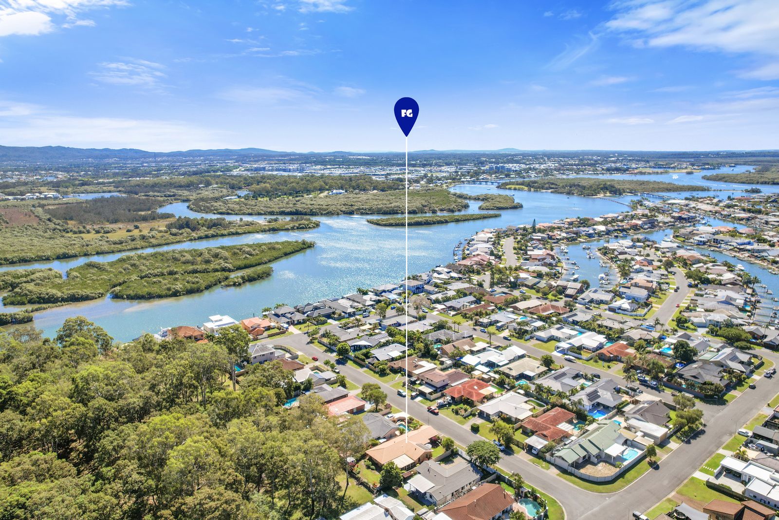 6 Lakefield Crescent, Paradise Point QLD 4216, Image 2