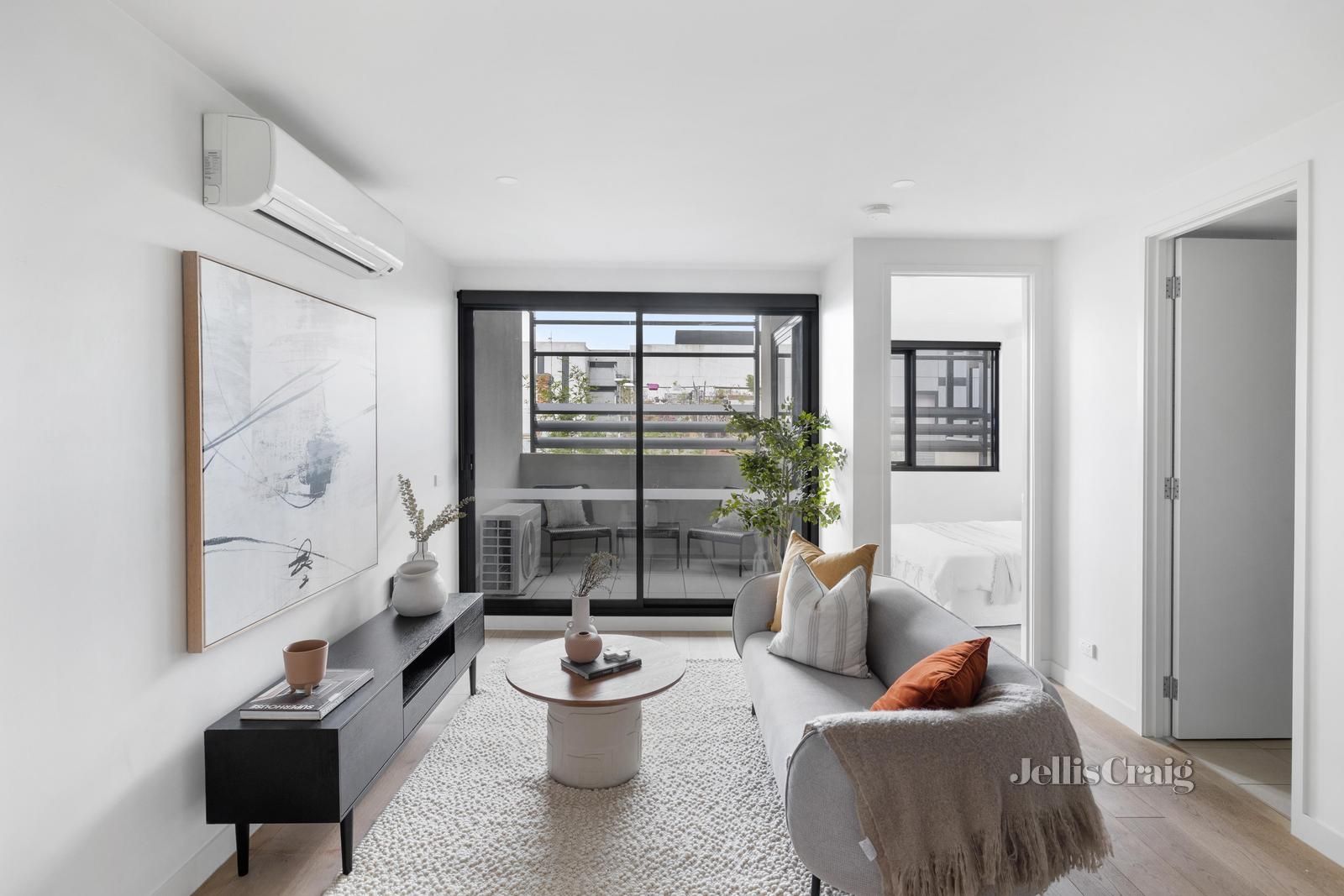1 bedrooms Apartment / Unit / Flat in 206/242-246 High Street PRAHRAN VIC, 3181