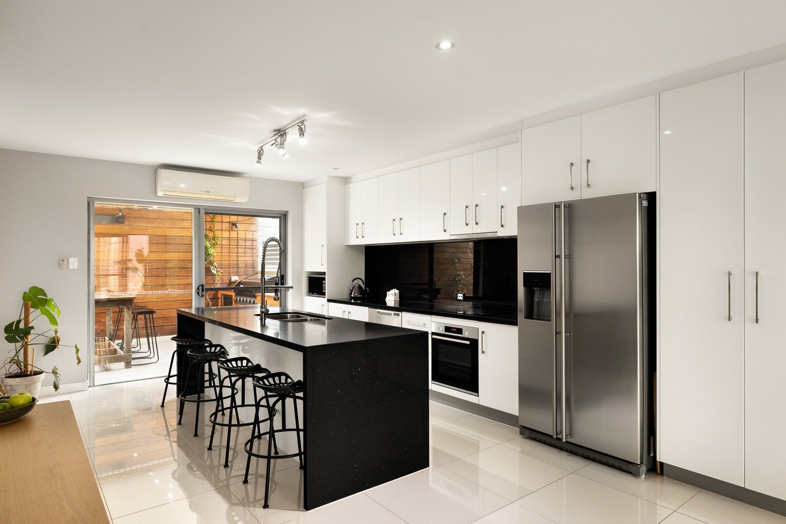 2 bedrooms Apartment / Unit / Flat in 1/72 Harcourt Street NEW FARM QLD, 4005
