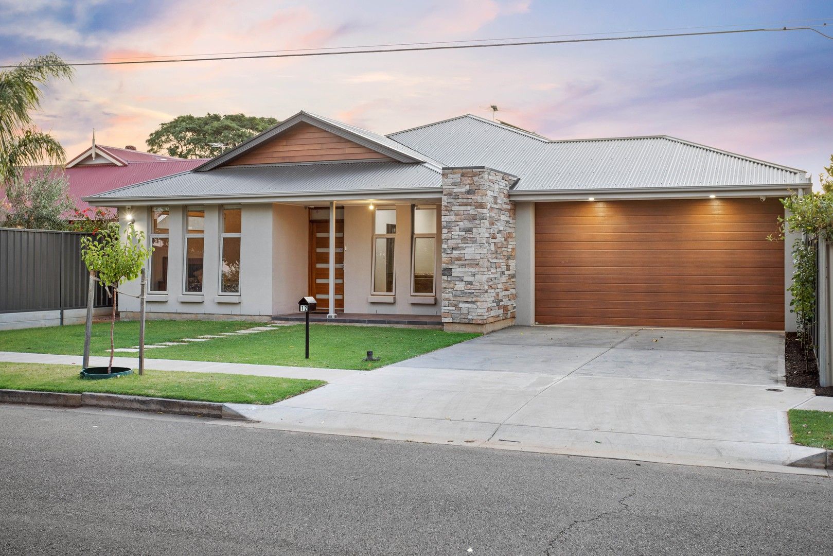 4 bedrooms House in 12 Eucla Avenue WARRADALE SA, 5046