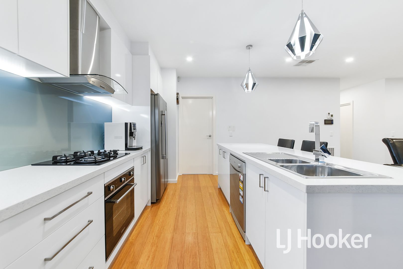 16a Robjant Street, Hampton Park VIC 3976, Image 1