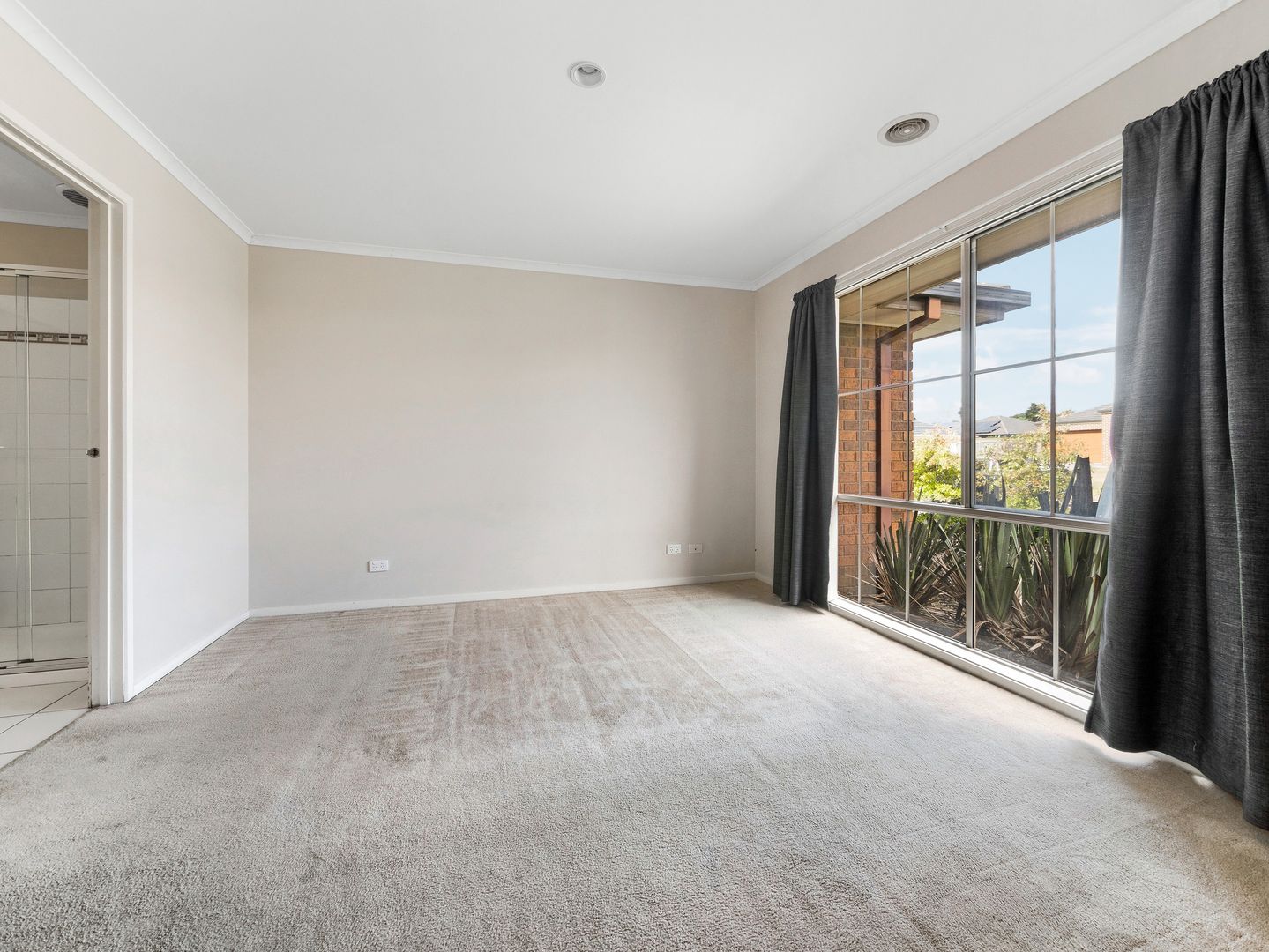 5 Aston Glade, Cranbourne East VIC 3977, Image 1