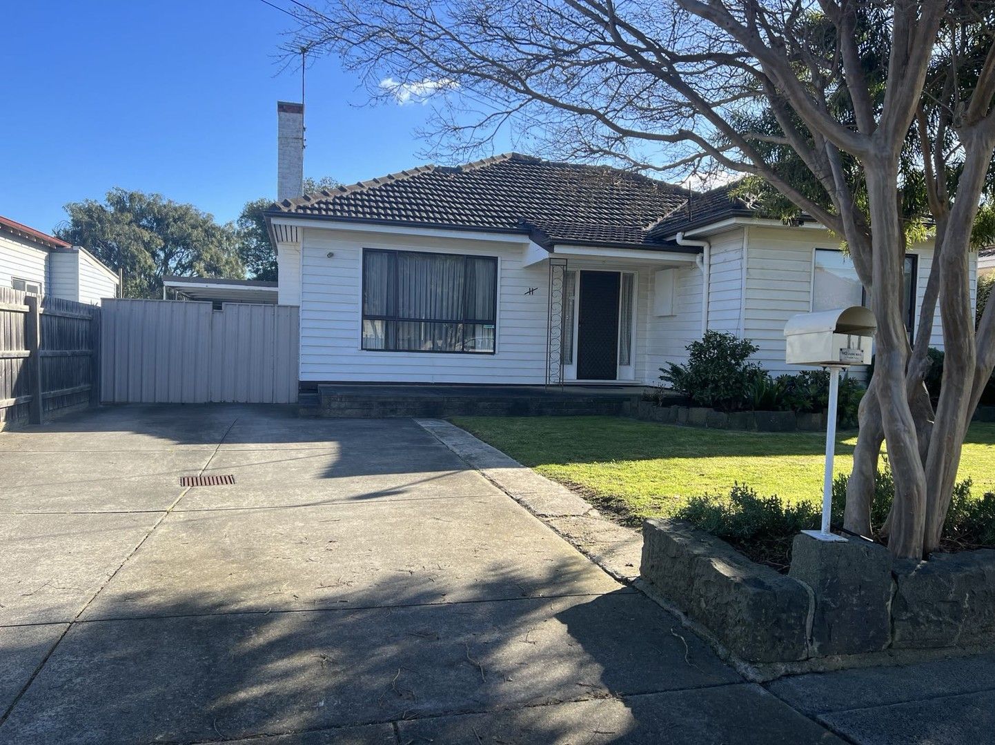 3 bedrooms House in 11 Sumersett Avenue OAKLEIGH SOUTH VIC, 3167