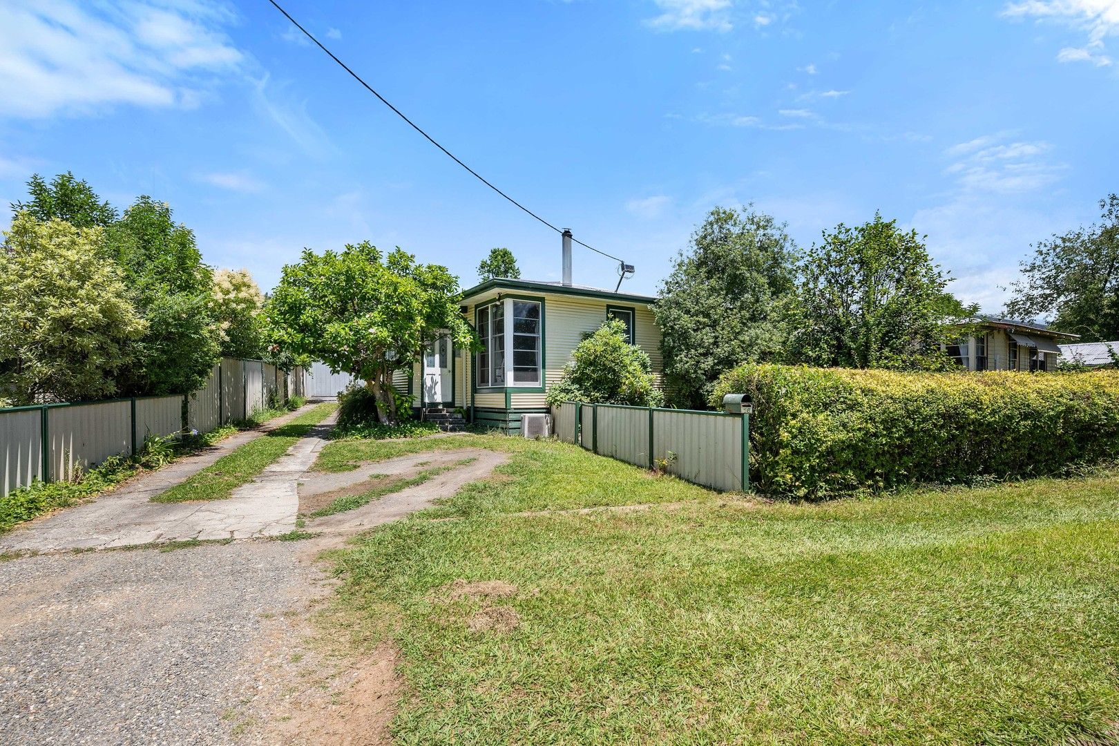 16 Freeburgh Avenue, Mount Beauty VIC 3699, Image 0