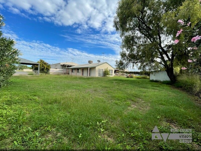 8 Wilga St, Blackwater QLD 4717, Image 0