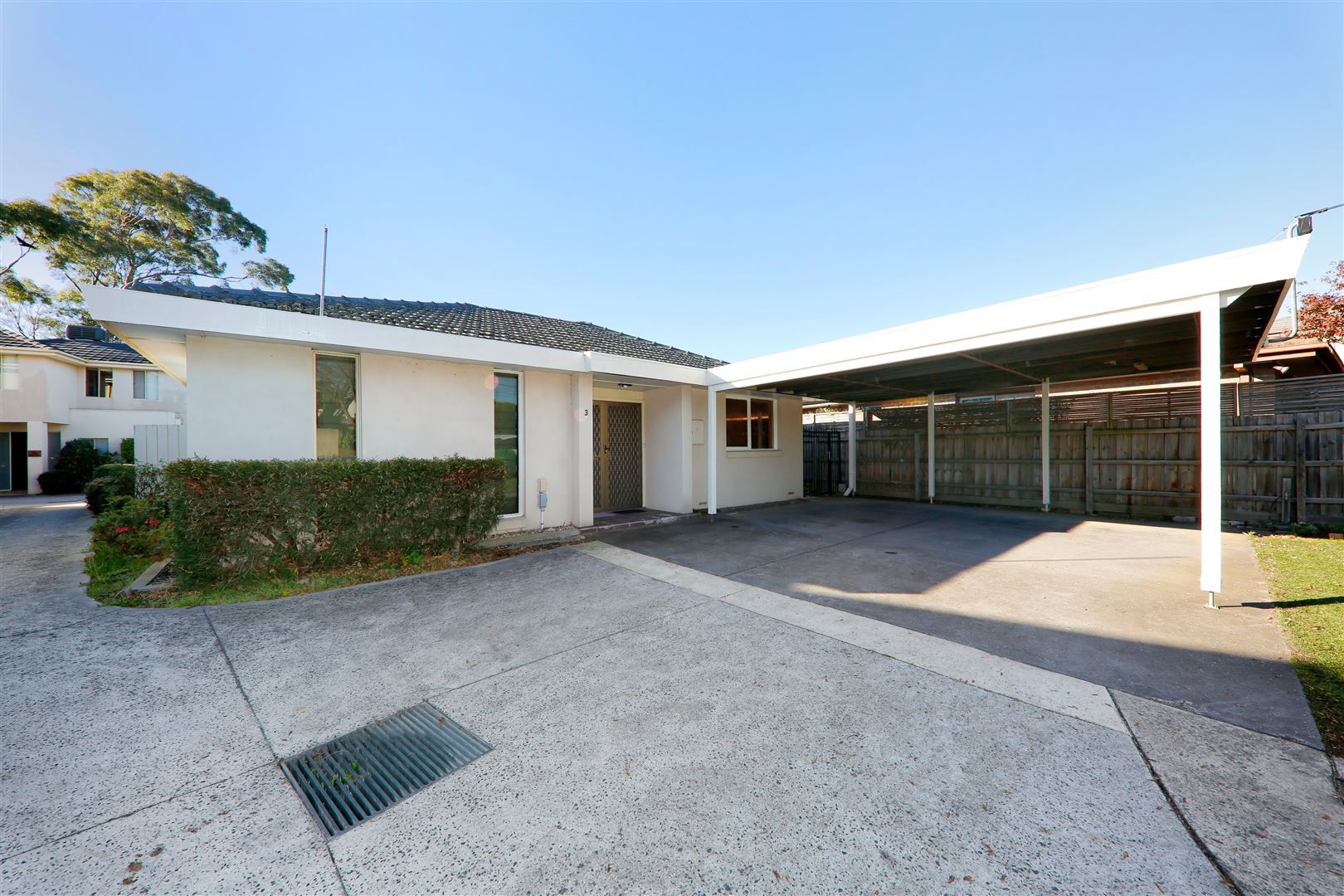 3 bedrooms House in 3/242 Lawrence Road MOUNT WAVERLEY VIC, 3149