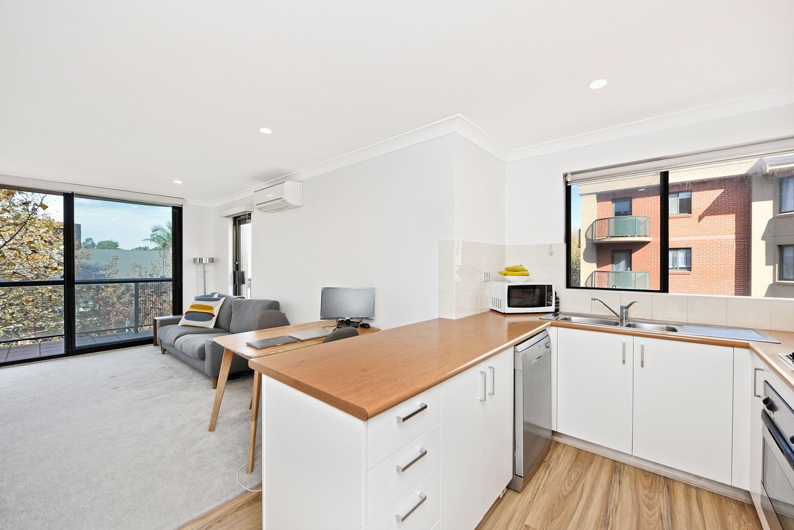 1 bedrooms Apartment / Unit / Flat in 1406/177-219 Mitchell Road ERSKINEVILLE NSW, 2043