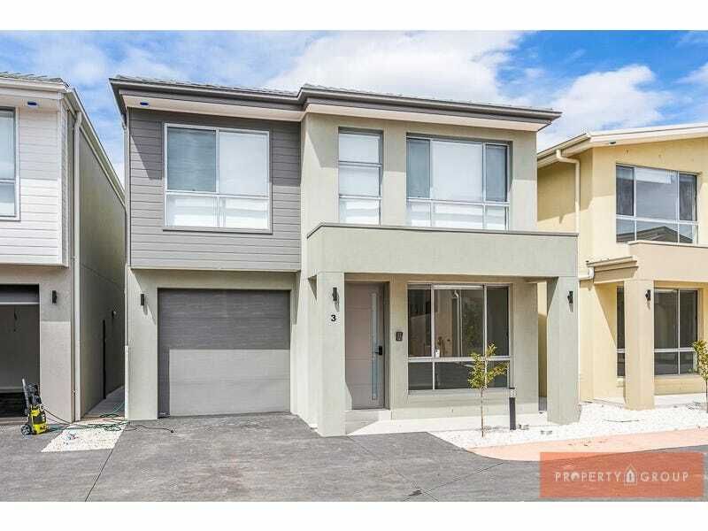 4 bedrooms Townhouse in 3 Wookey Gld RIVERSTONE NSW, 2765