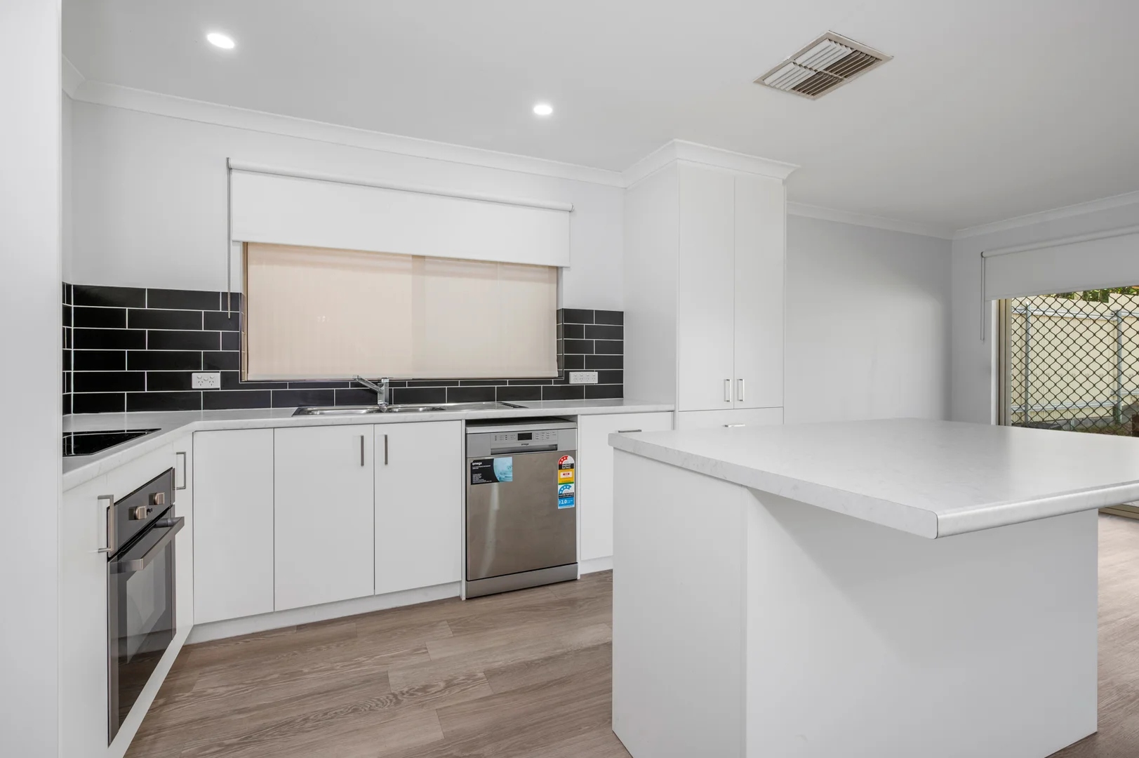 Additional image 3 of 207a Hare Street, West Lamington WA 6430