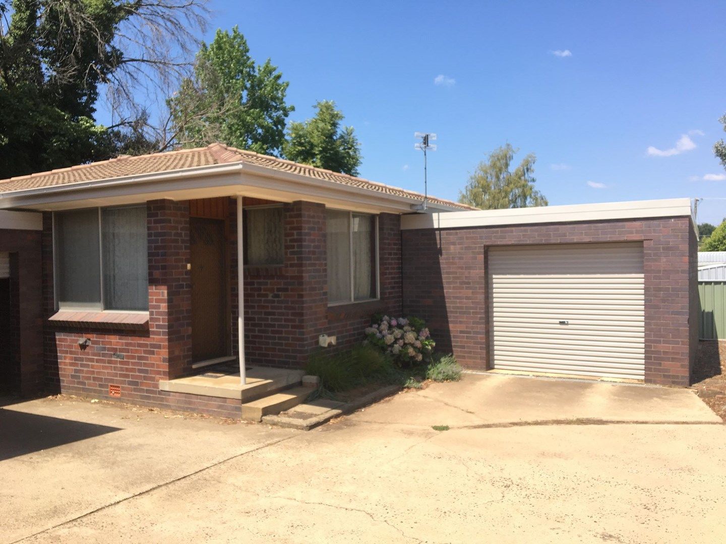 2 bedrooms Apartment / Unit / Flat in 4/12 Wattle Avenue ORANGE NSW, 2800