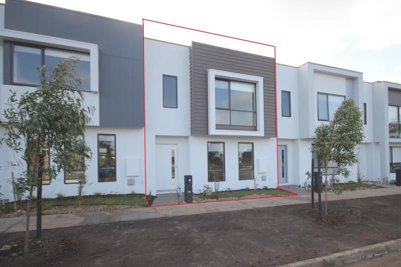 3 bedrooms Townhouse in 27 Parkfield Blvd CHARLEMONT VIC, 3217