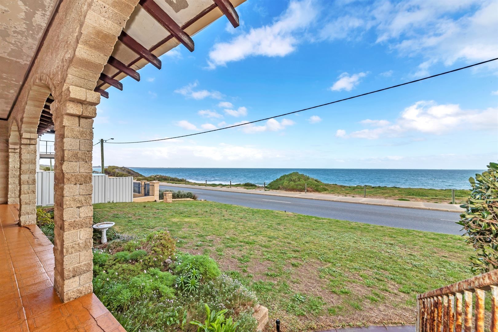 102 Warnbro Beach Road, Waikiki WA 6169