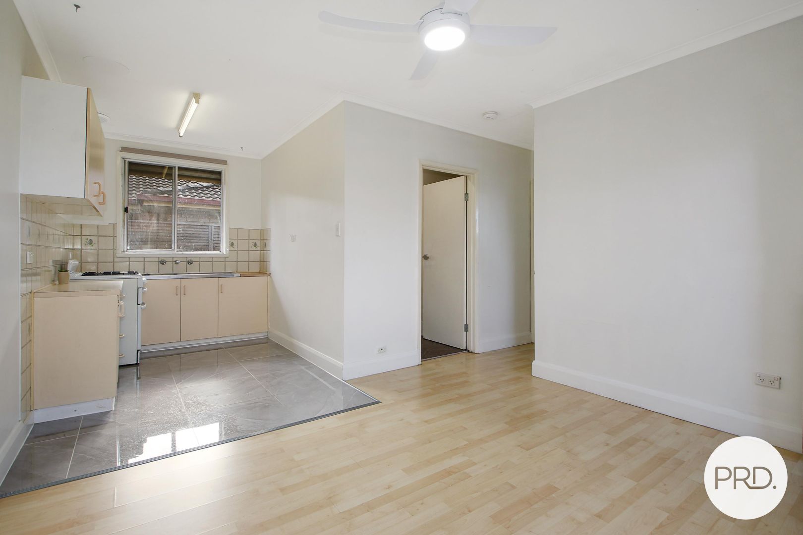 8/309-311 Moore Street, Lavington NSW 2641, Image 2