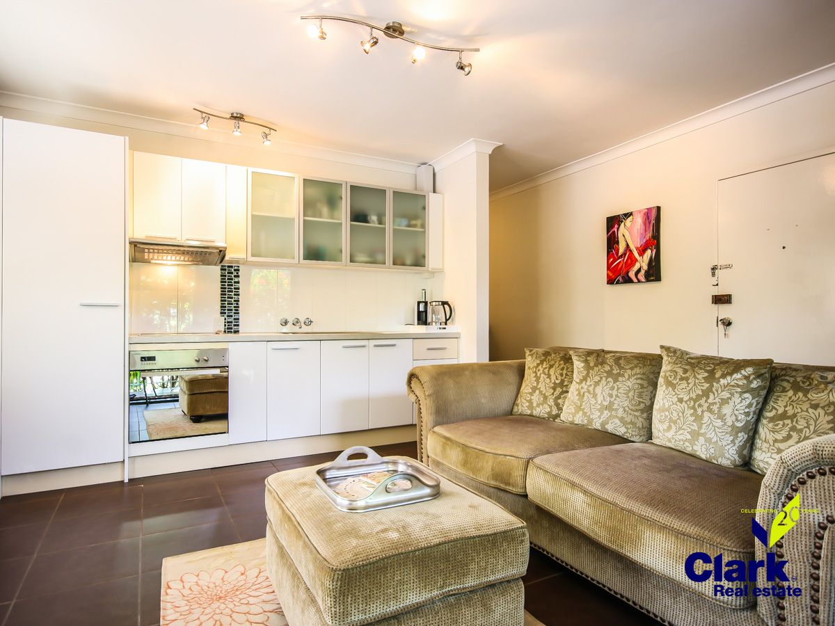 2/18 Reeve Street, Clayfield QLD 4011, Image 0