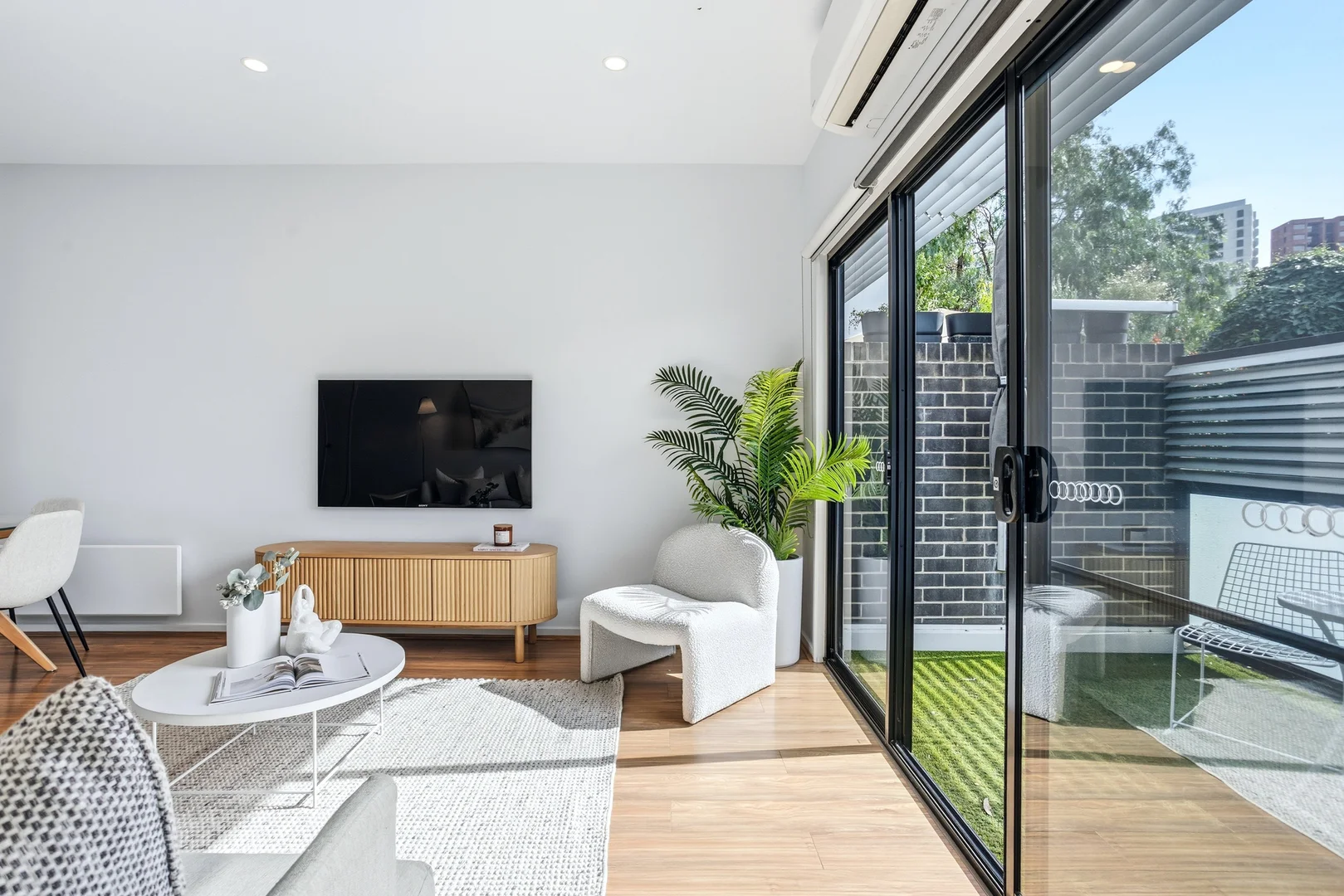 Additional image 5 of 2/92 Cowper Street, Footscray VIC 3011