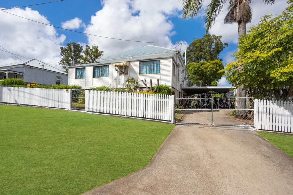 8 Williams Street E, Woodend QLD 4305
