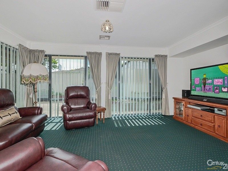 25 Shoalwater Close, Seaford Rise SA 5169, Image 2