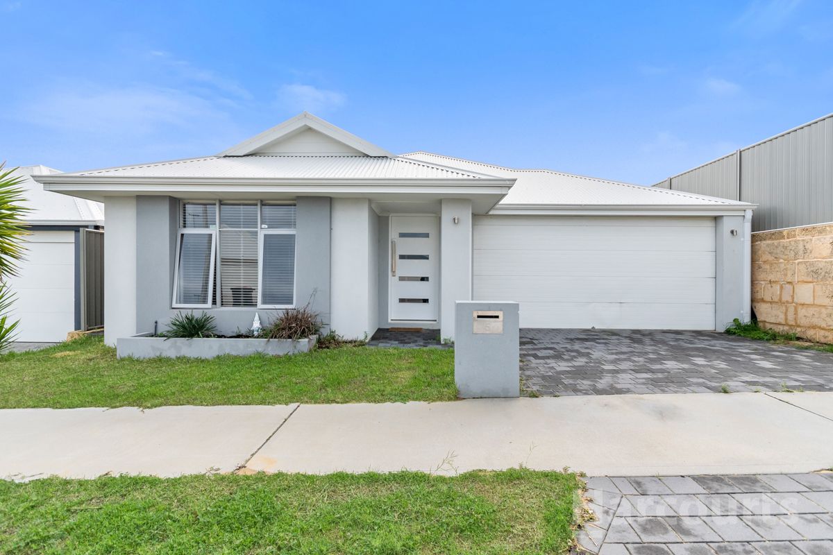 4 bedrooms House in 5 Mikado Road EGLINTON WA, 6034