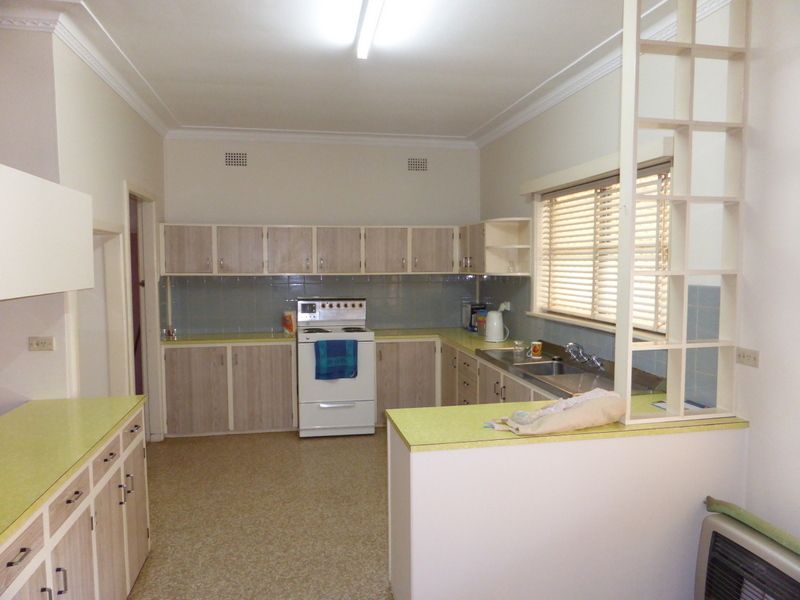 16A Armstrong Street, Parkes NSW 2870, Image 1