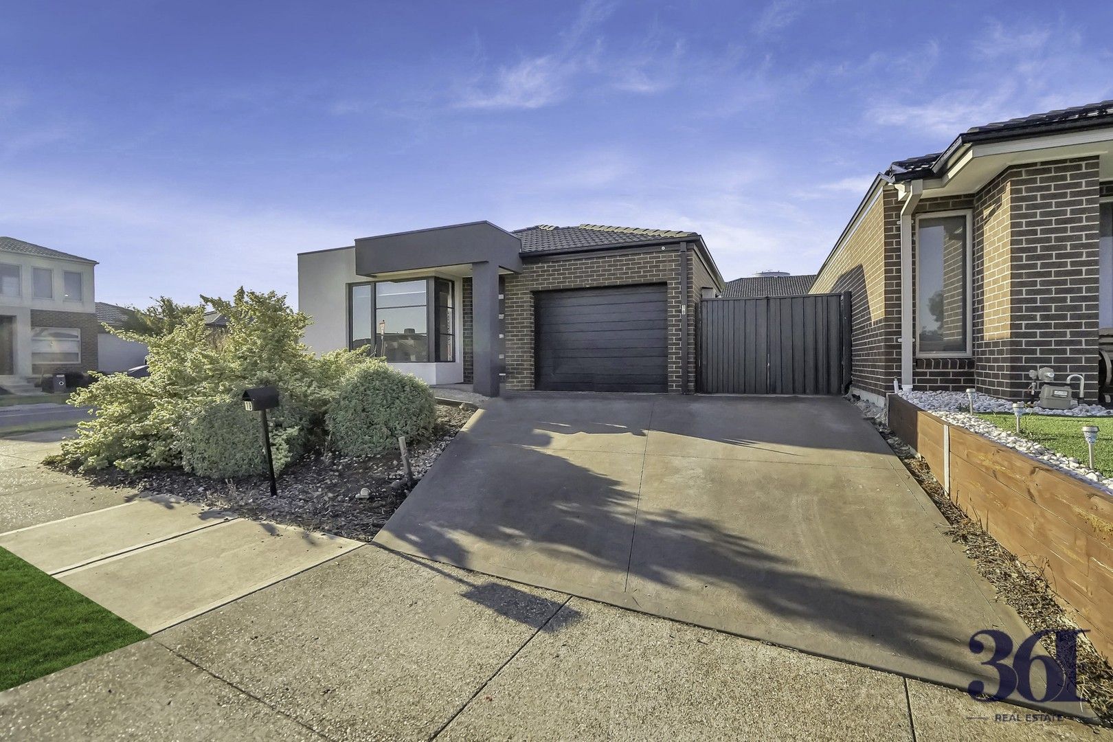 4 bedrooms House in 18 Obsidian Avenue TARNEIT VIC, 3029