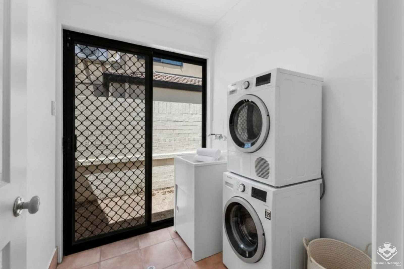 Additional image 9 of ID:21172684/18 Charlotte Street, Carina QLD 4152