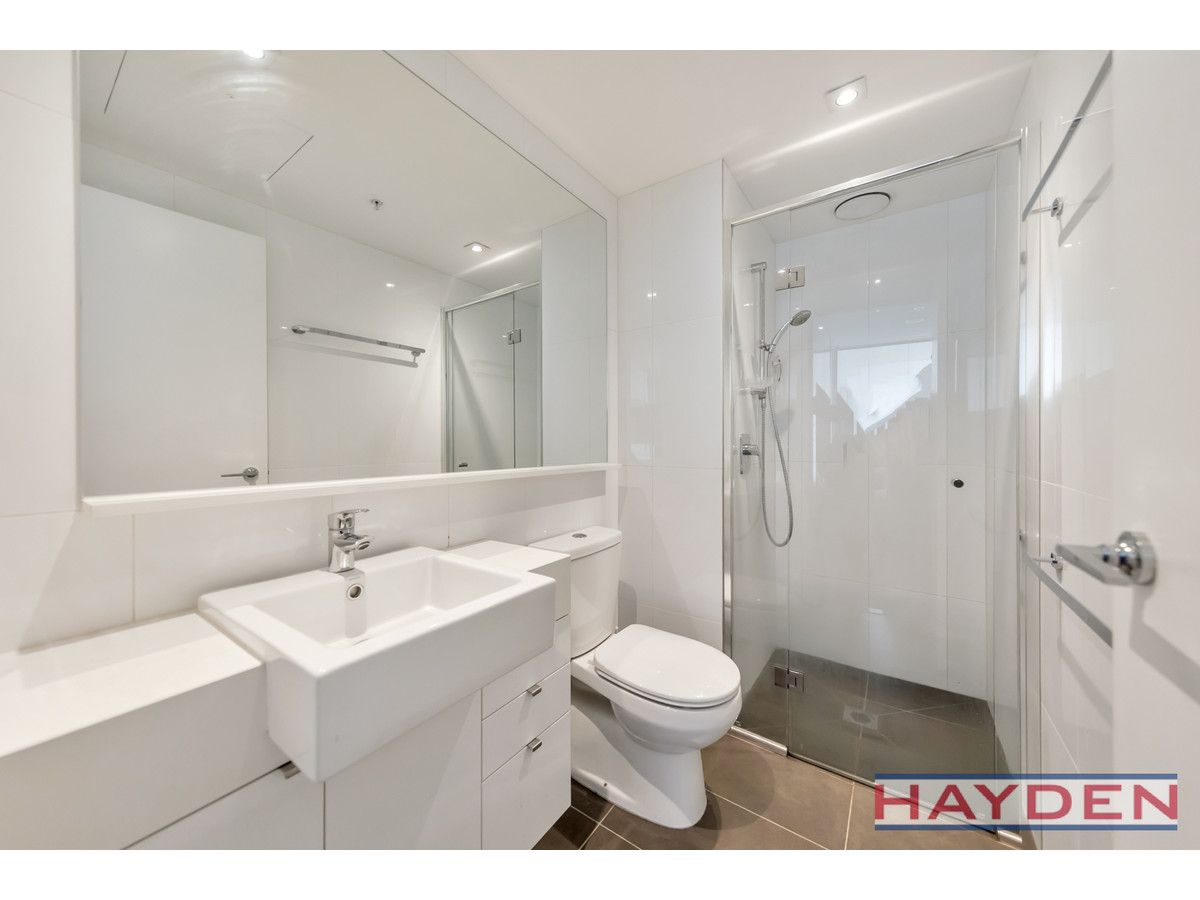 804/53 Batman Street, West Melbourne VIC 3003, Image 2