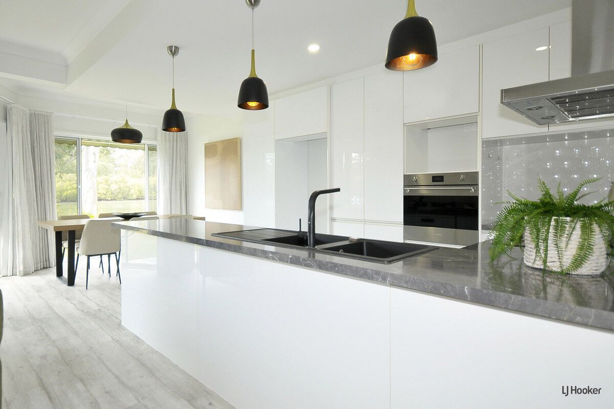 3 bedrooms Townhouse in 15/14 Wilpark Crescent CURRUMBIN WATERS QLD, 4223