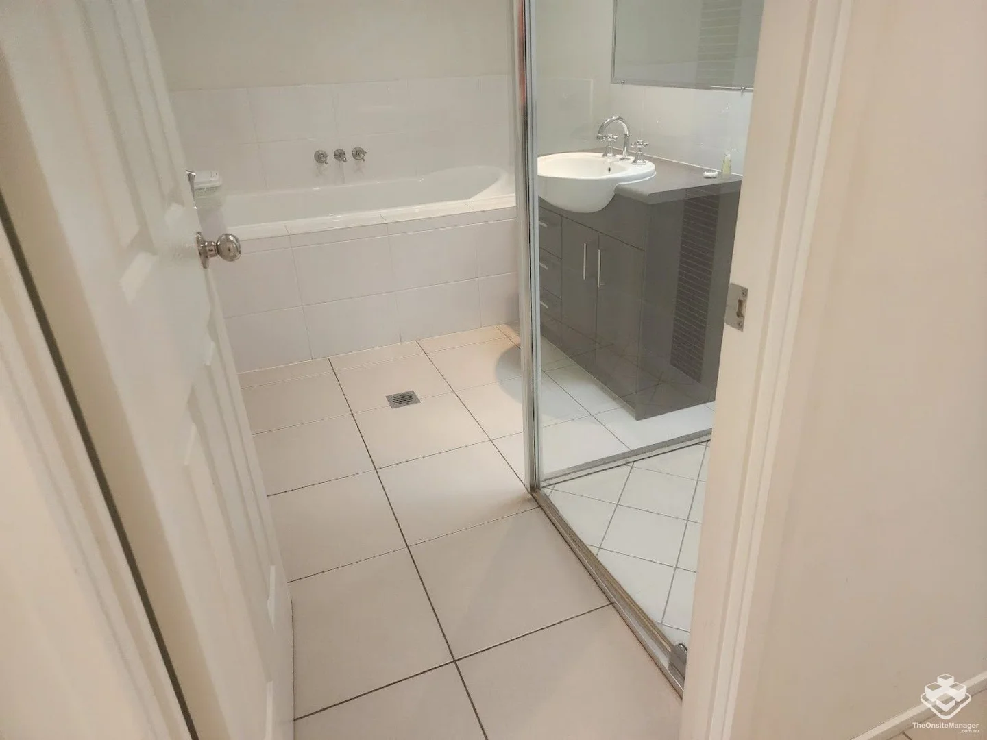 Additional image 13 of ID:21171612/230 Pulgul Street, Urangan QLD 4655