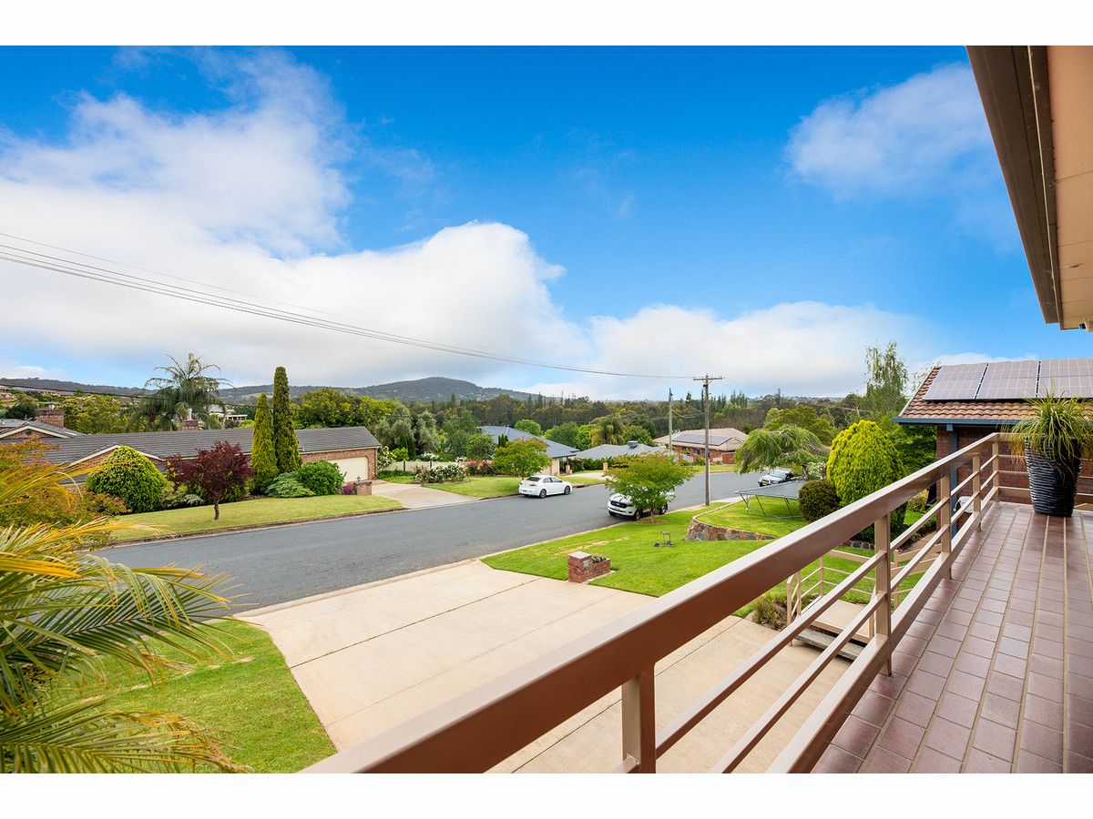 405 Halehaven Crescent, Lavington NSW 2641, Image 1