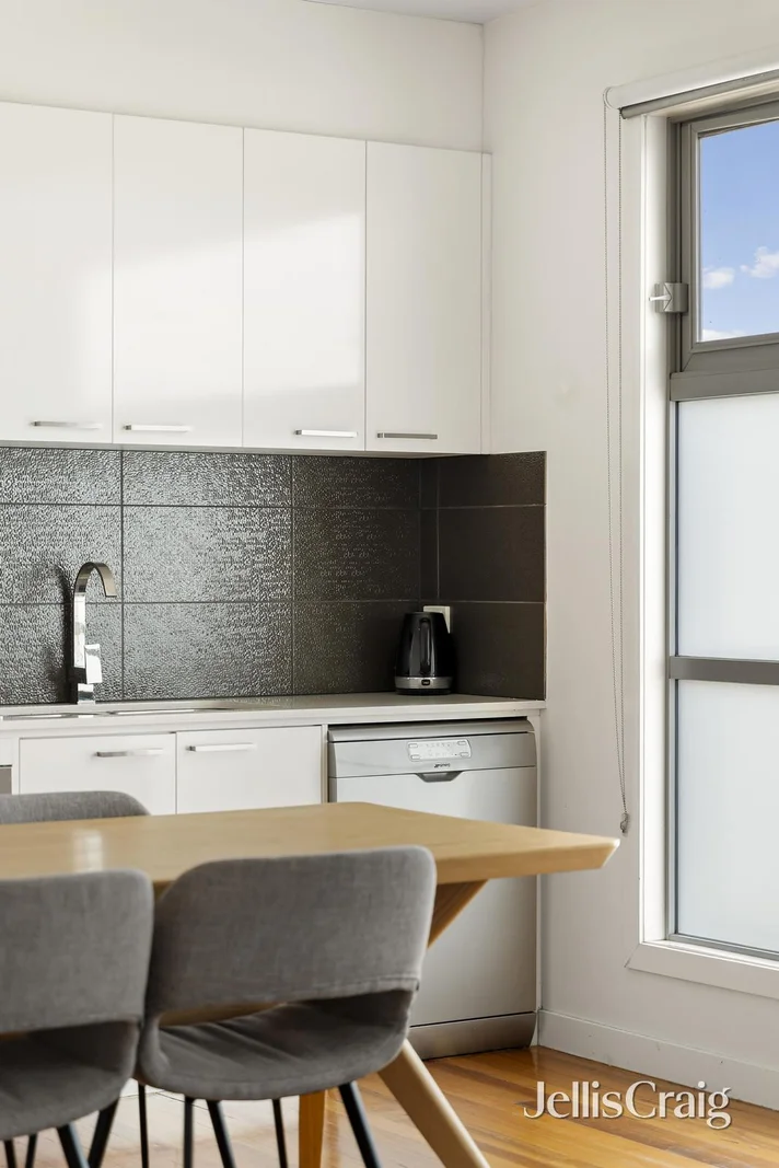 Additional image 4 of 2/14 Sandown Road, Ascot Vale VIC 3032