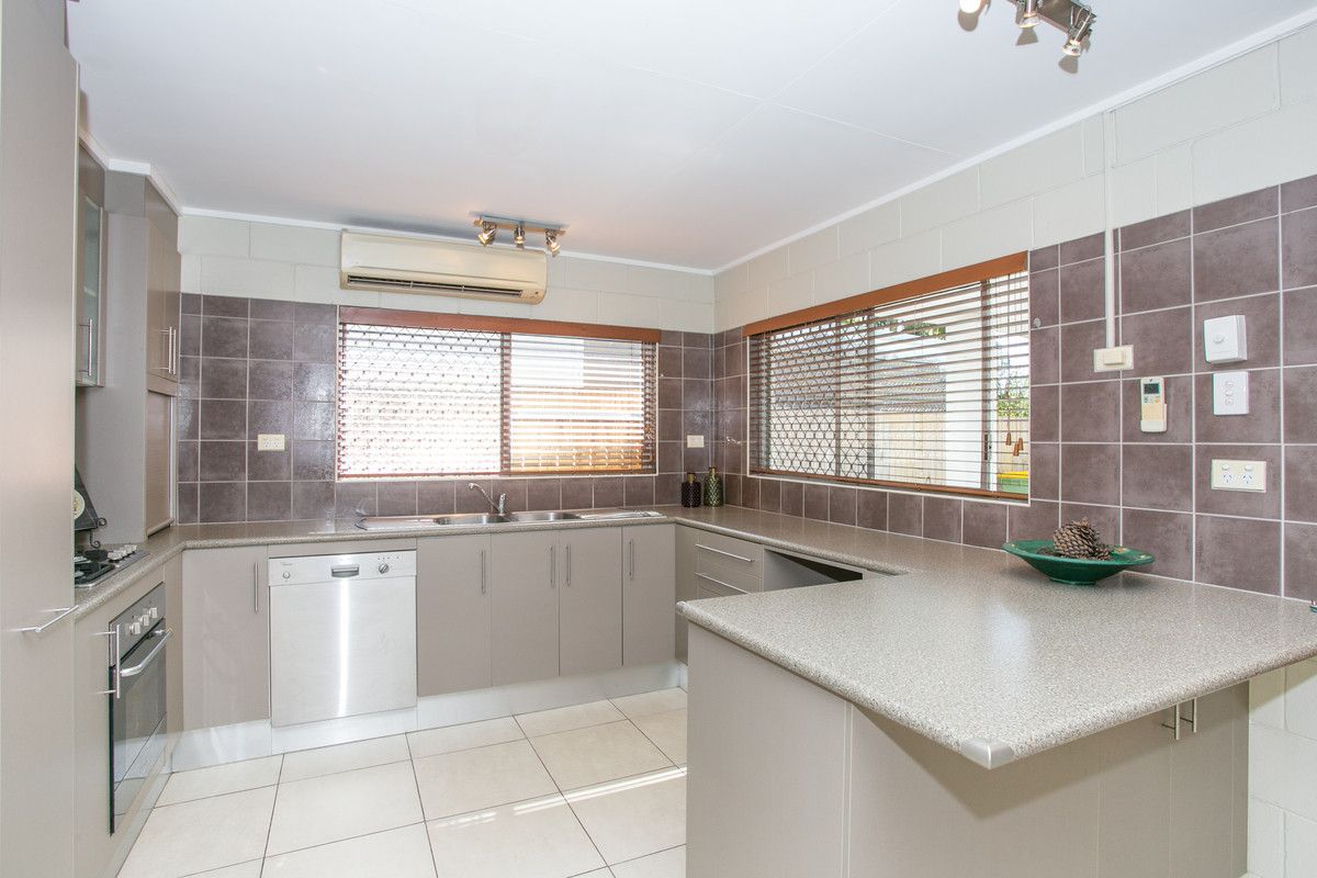 2/19 Bamboo Street, Holloways Beach QLD 4878, Image 2