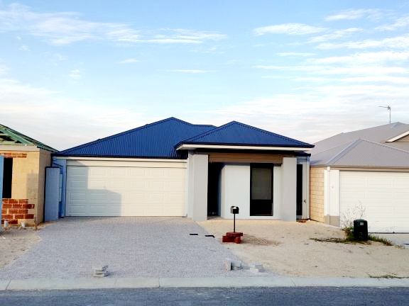 4 bedrooms House in 35 Abercrombie Avenue YANCHEP WA, 6035