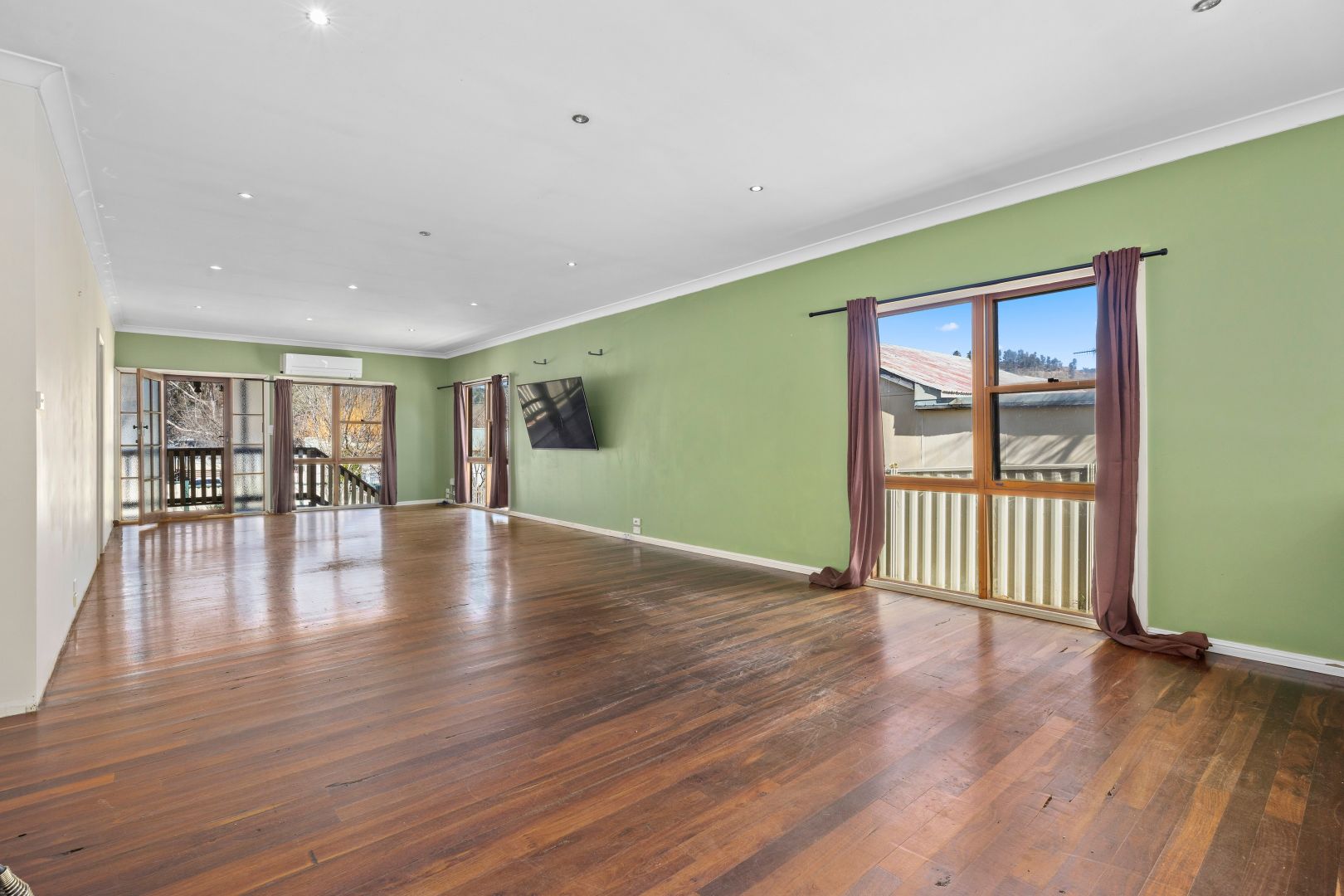 11 Wattle Ave, Captains Flat NSW 2623, Image 1