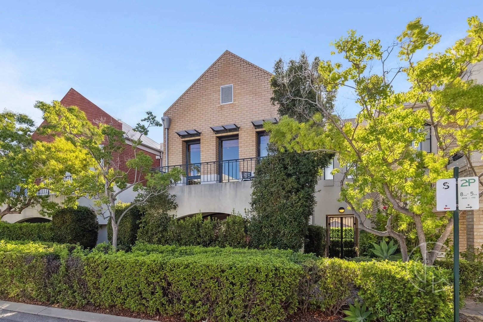 3 bedrooms House in 5 Tallow Tree Crescent SUBIACO WA, 6008