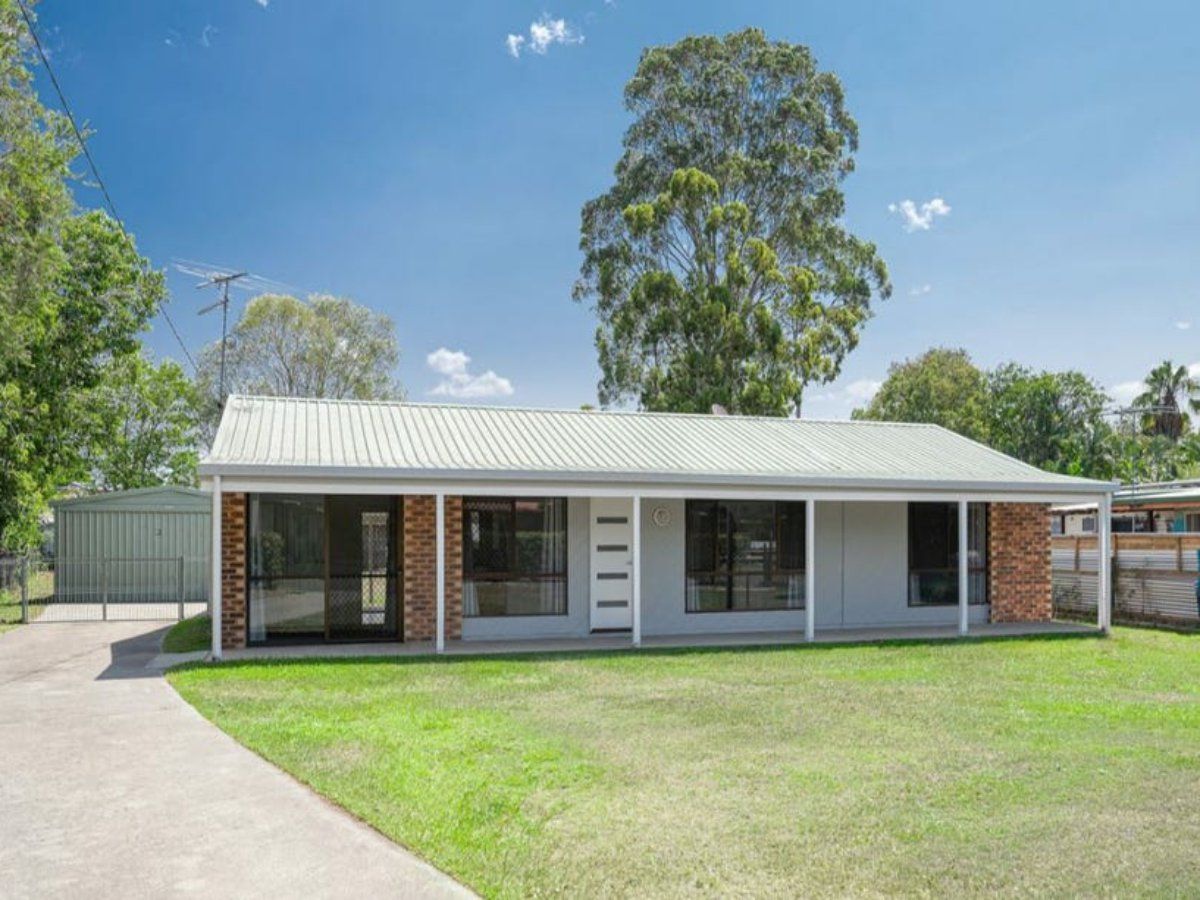4 bedrooms House in 17 Cotswold Street MORAYFIELD QLD, 4506