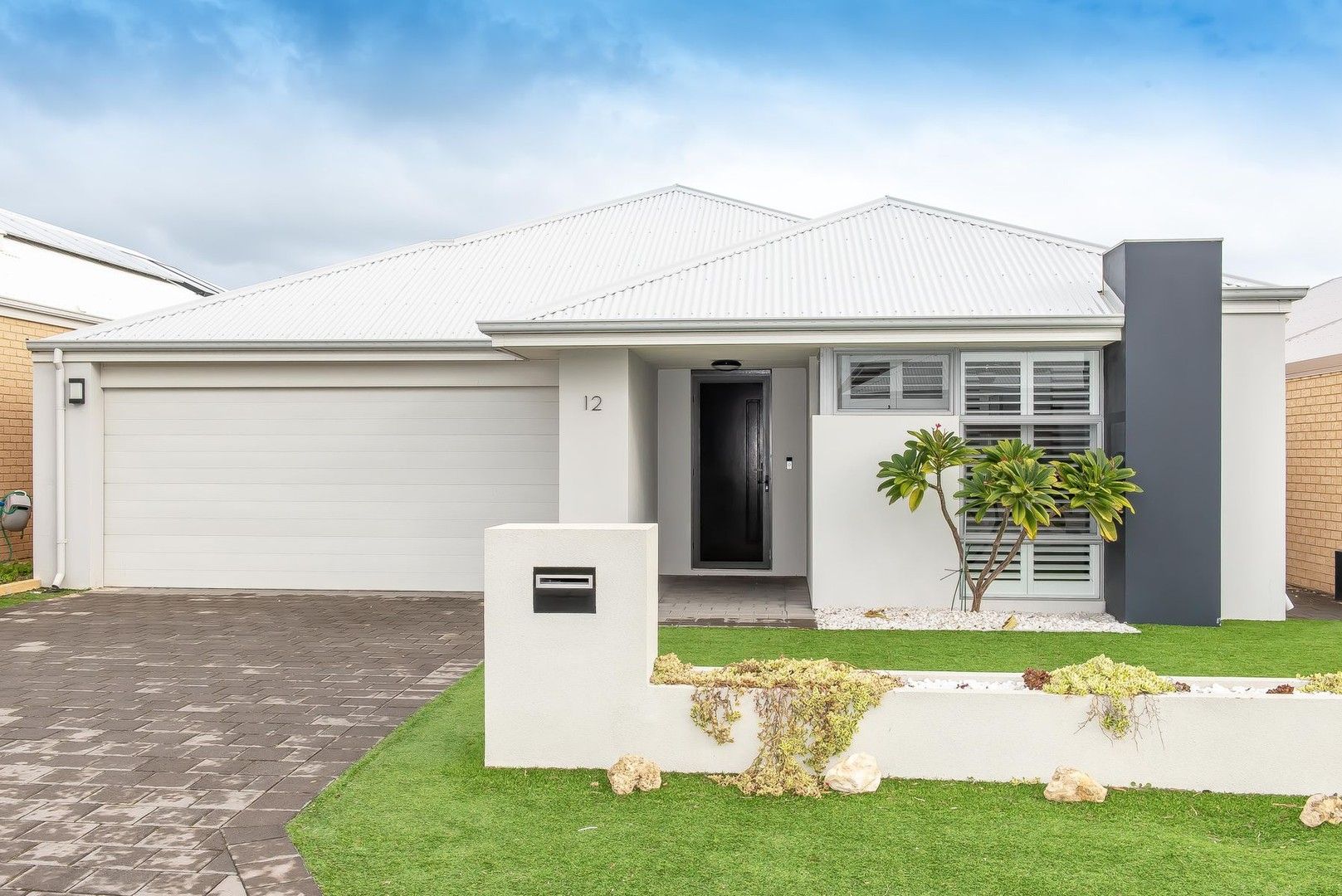 4 bedrooms House in 12 Amsterdam Crescent ALKIMOS WA, 6038