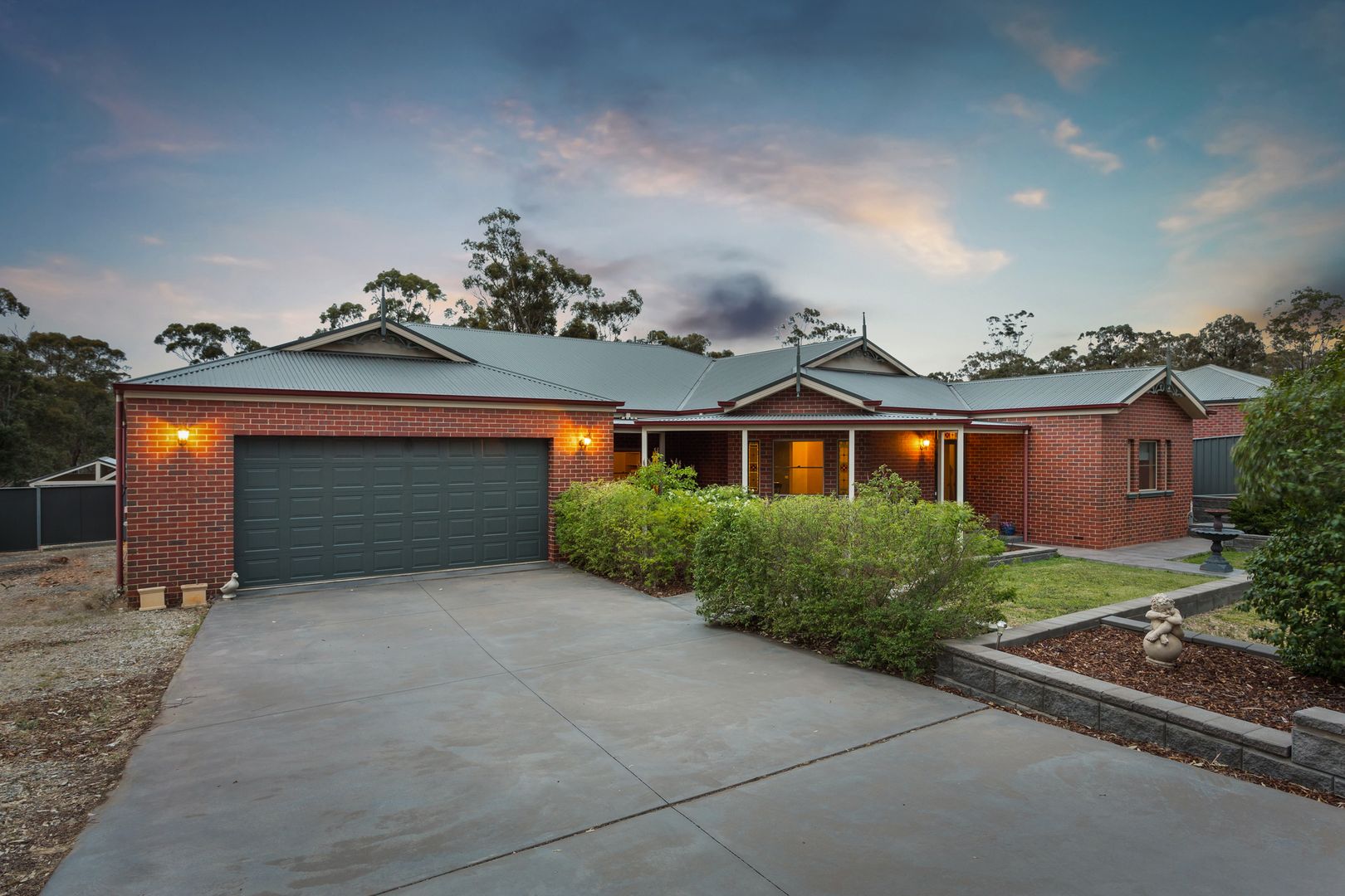 121 Pioneer Drive, Maiden Gully VIC 3551, Image 2