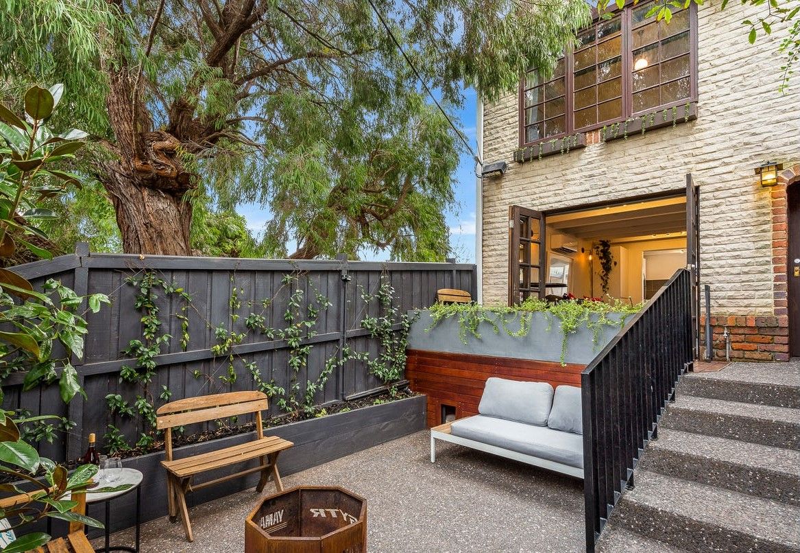 2 bedrooms Townhouse in 4/2a Laburnum Street PARKDALE VIC, 3195
