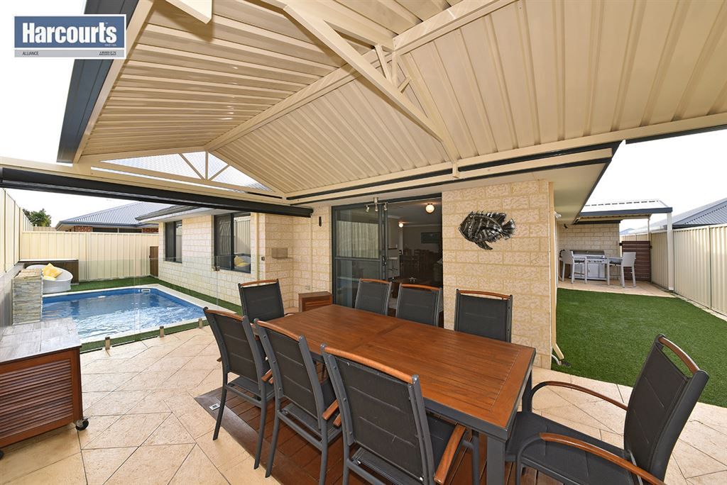 12 Rometta Way, Sinagra WA 6065, Image 0