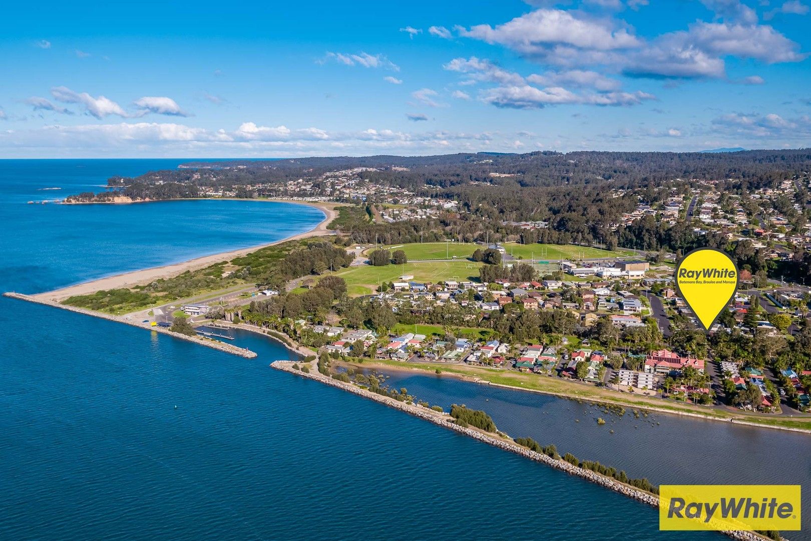 4 bedrooms House in 19 Marlin Avenue BATEMANS BAY NSW, 2536