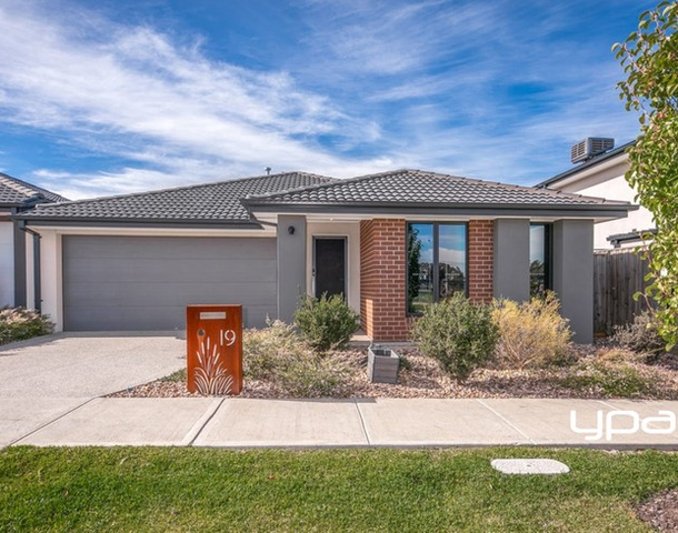 19 Graze Road, Sunbury VIC 3429