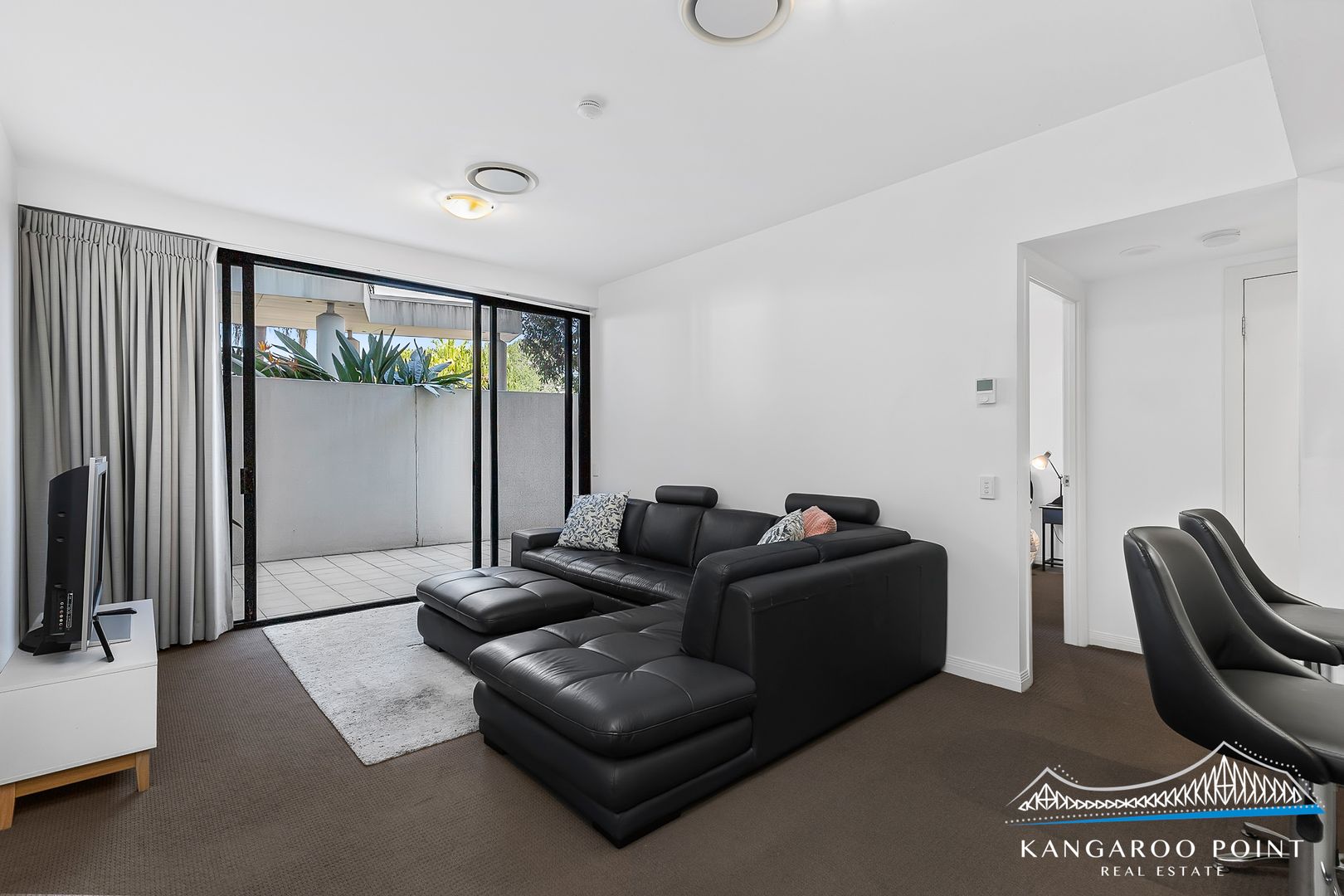 1/321 Main Street, Kangaroo Point QLD 4169, Image 2