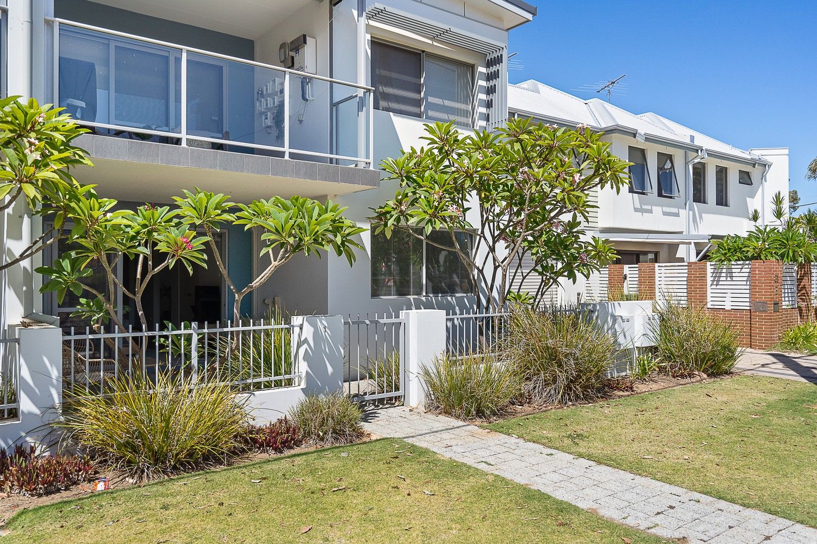 2 bedrooms Apartment / Unit / Flat in 1/33 Cooper Street MANDURAH WA, 6210