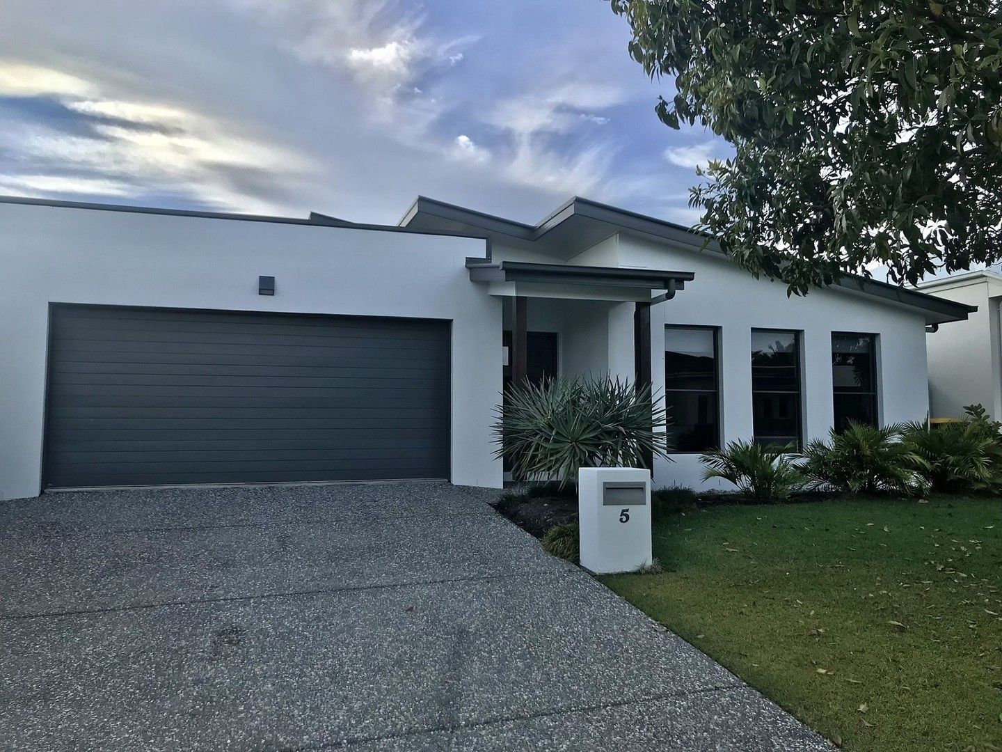 3 bedrooms House in 5 Osmanthus Cl MOUNTAIN CREEK QLD, 4557